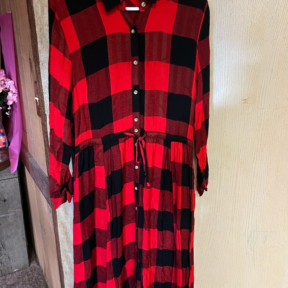 Maurice plaided dress in great condition worn once very cute! - Picture 4 of 4